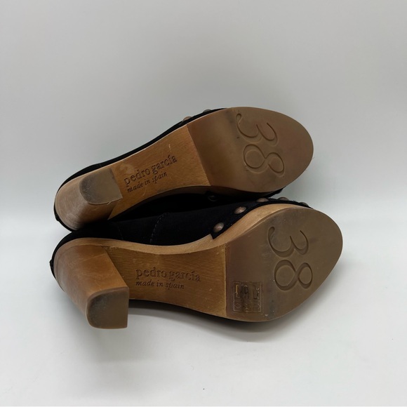 Pedro Garcia Erika Suede Pumps - Picture 6 of 7